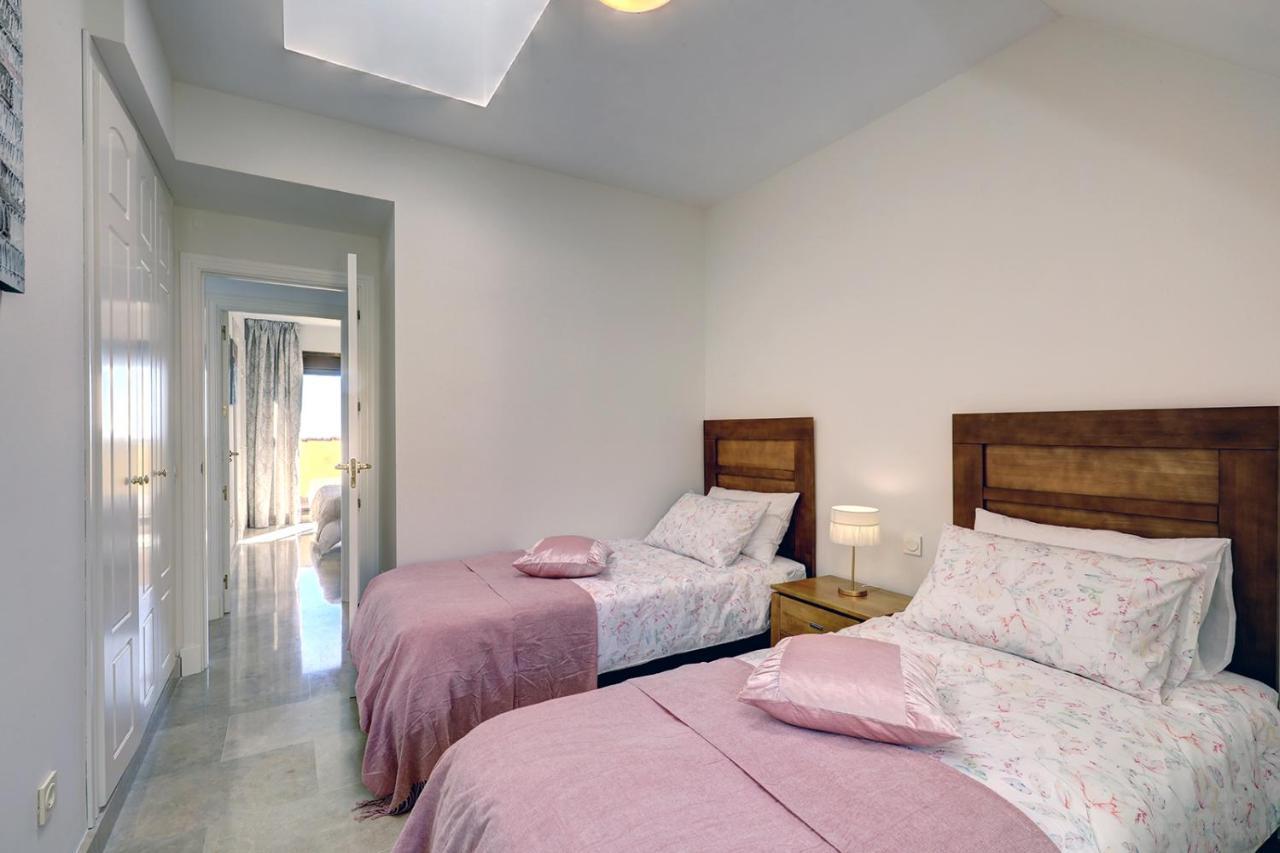 Duquesa Village Apartment - 2 Bed/2 Bath Apartment With Panoramic Sea Views Manilva Eksteriør bilde